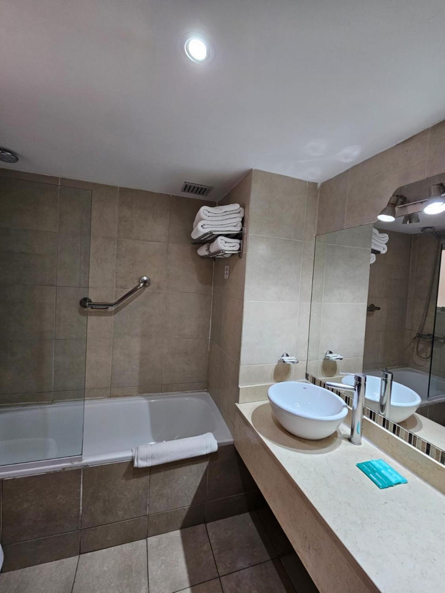 Dakar Hotel Mendoza Buitenkant foto